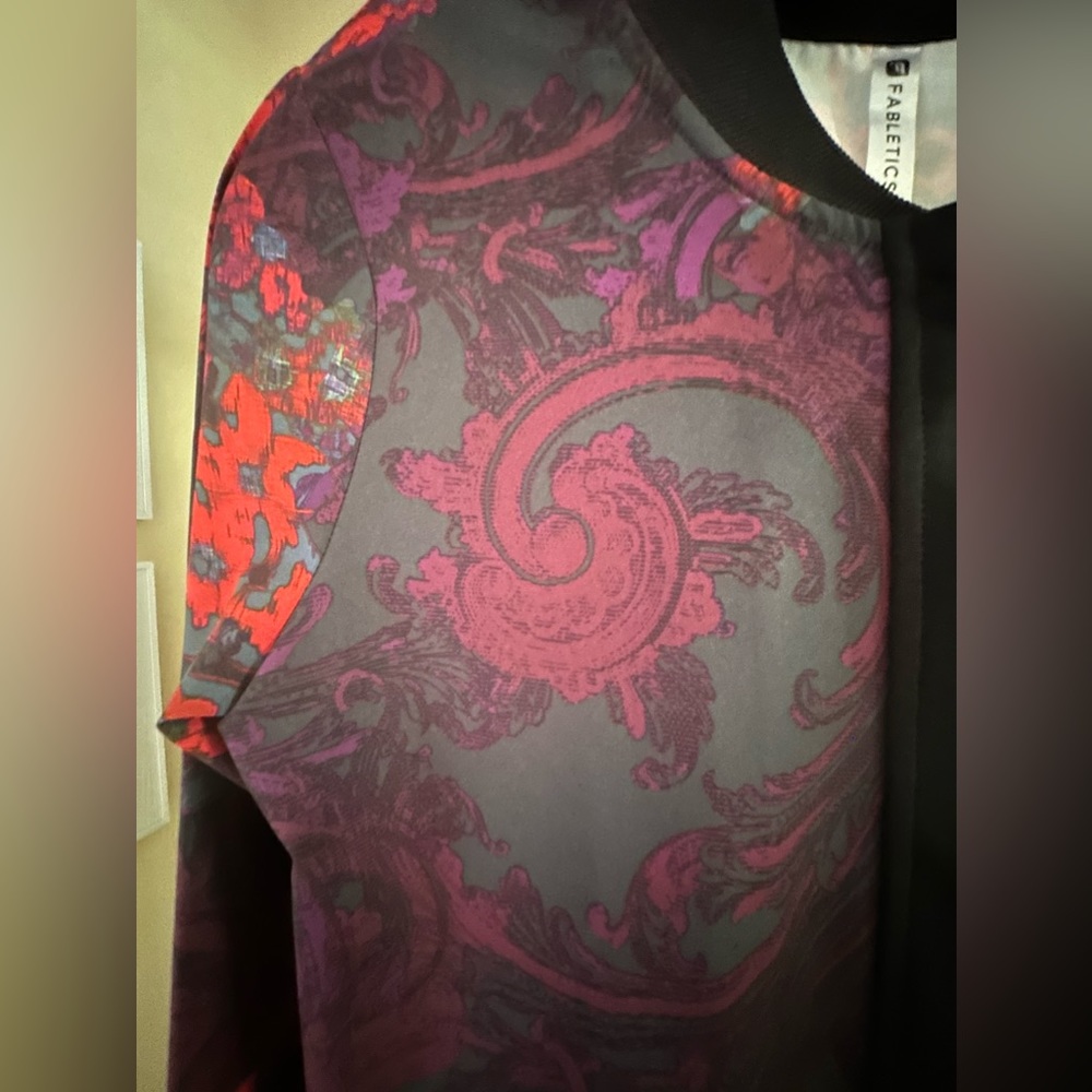 Fabletics Ithaca Floral Bomber Jacket Size S - image 4
